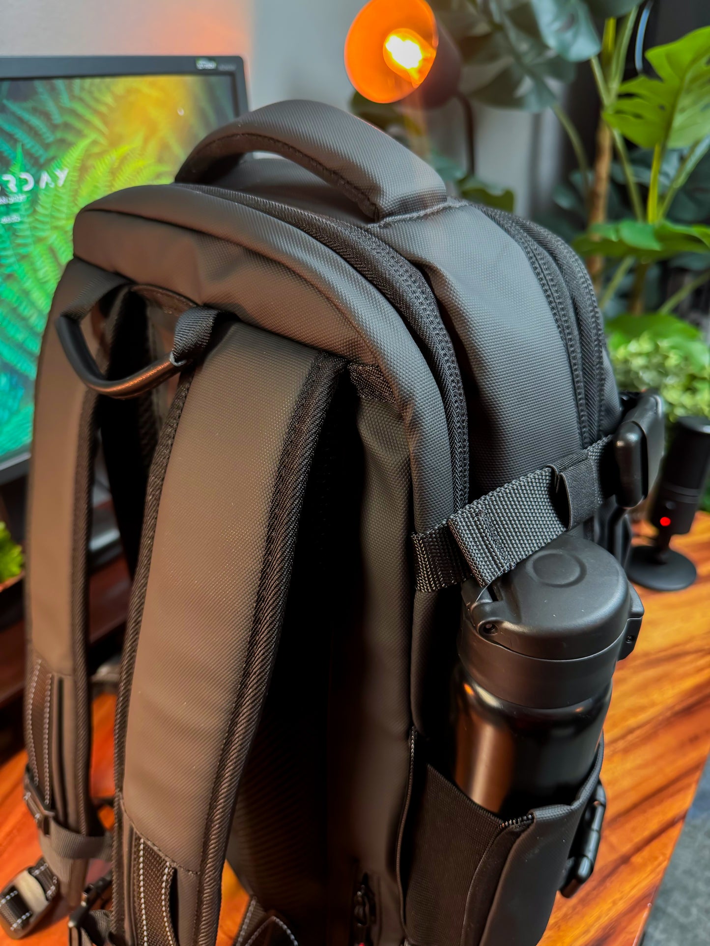 Venator™ Ultimate Vacuum Travel Bag
