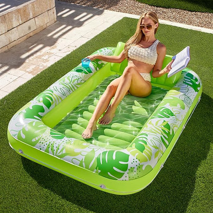 Venator™ Tanning Pool